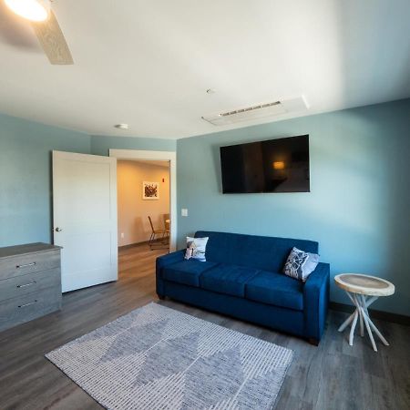 Long Beach Suites Gloucester Eksteriør billede