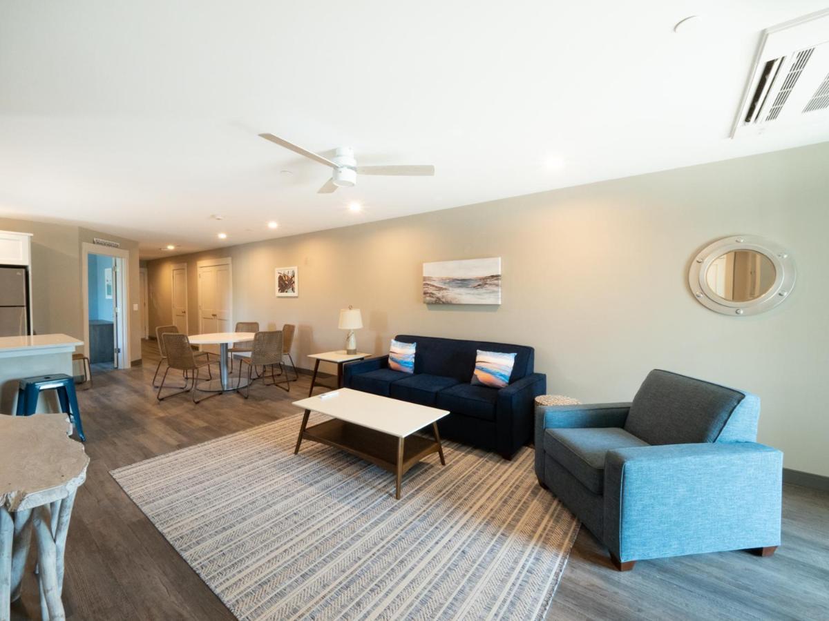 Long Beach Suites Gloucester Eksteriør billede