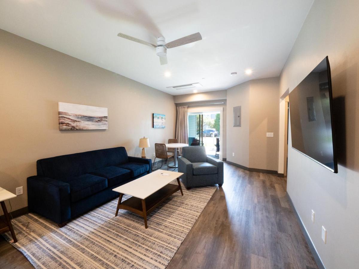 Long Beach Suites Gloucester Eksteriør billede